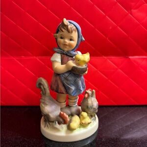 Hummel “Feeding Time”